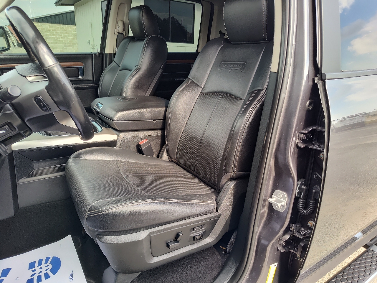 RAM 1500 Laramie 4x2 Crew Cab 5'7" Box 2018