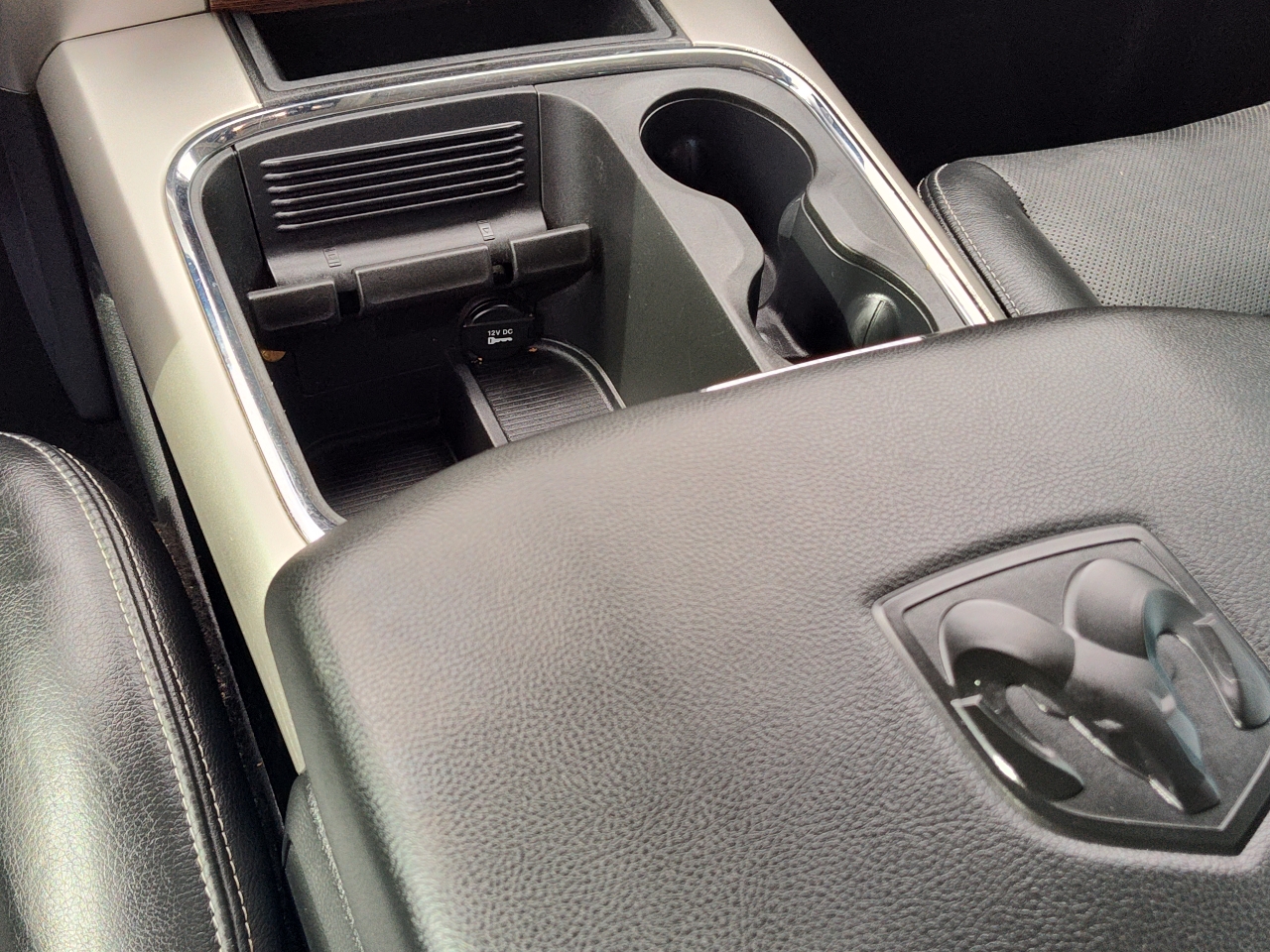 RAM 1500 Laramie 4x2 Crew Cab 5'7" Box 2018