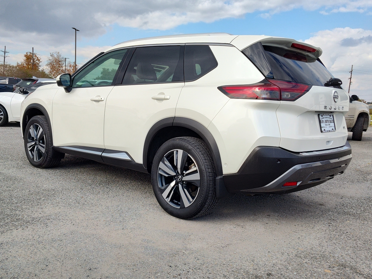 2023 Nissan Rogue SL photo 3