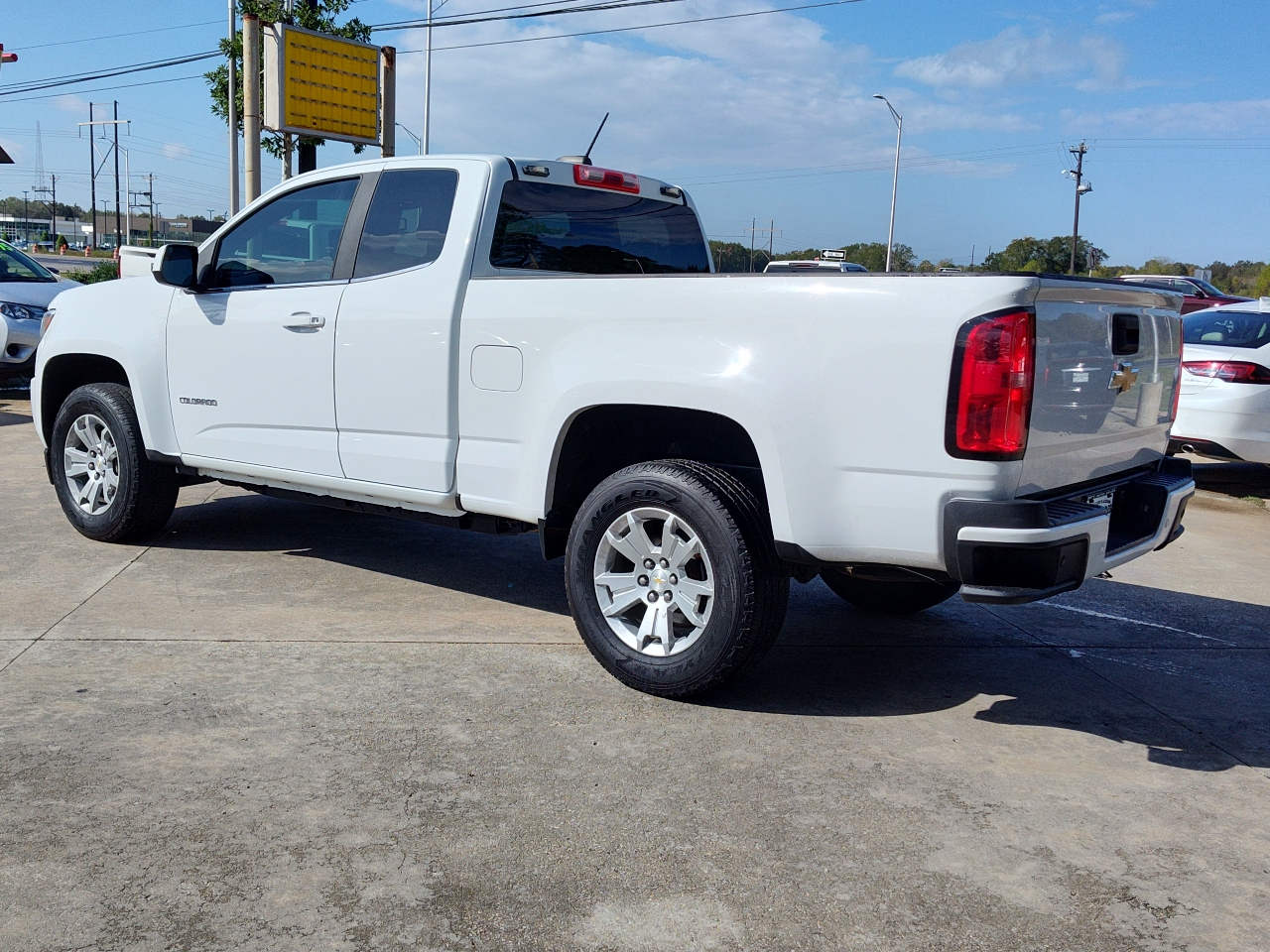 2020 Chevrolet Colorado LT photo 3