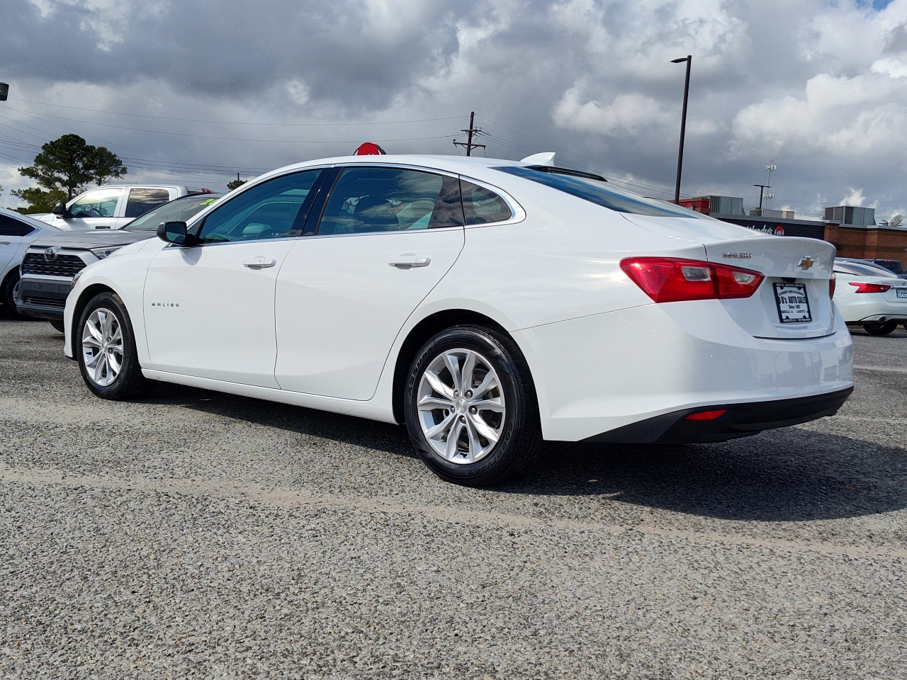 2023 Chevrolet Malibu 1LT photo 3