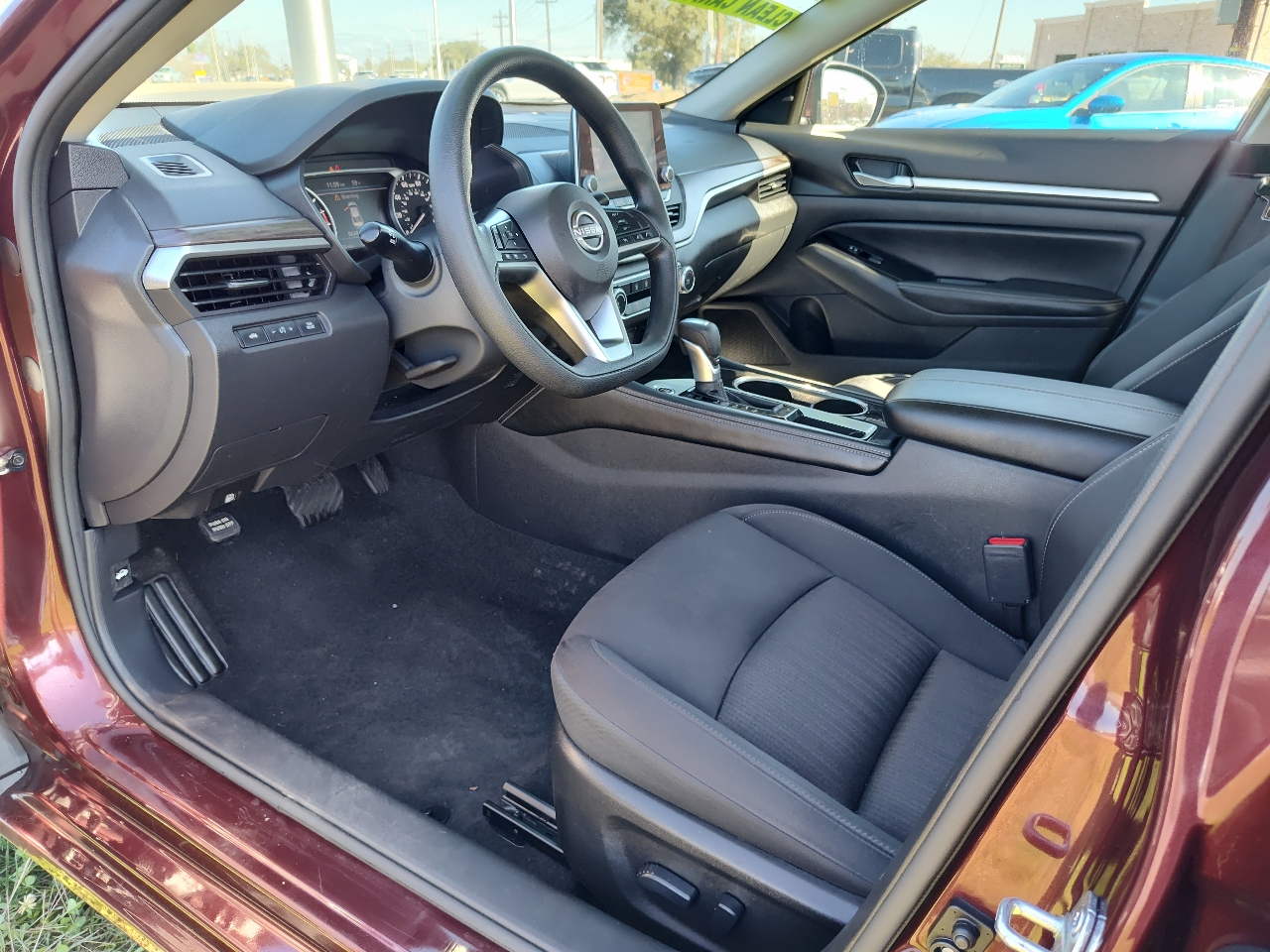 Nissan Altima 2.5 SV Sedan 2023