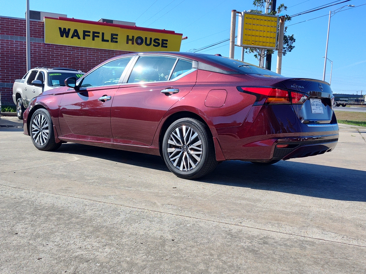 Nissan Altima 2.5 SV Sedan 2023