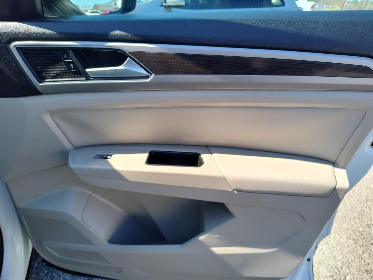 Volkswagen Atlas 3.6L V6 SEL FWD 2019