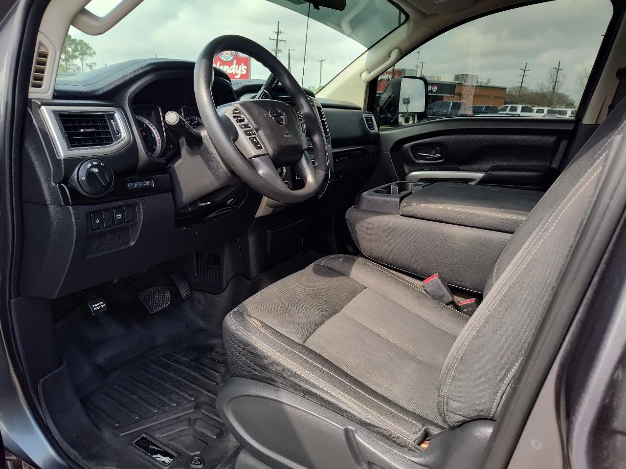 Nissan Titan XD 4x4 Diesel Crew Cab SV 2018