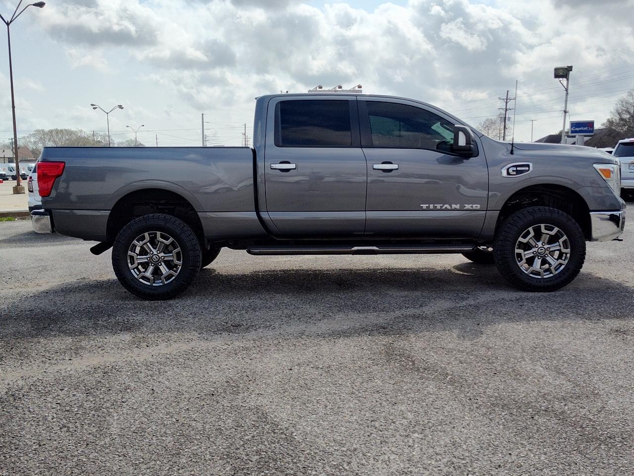 Nissan Titan XD 4x4 Diesel Crew Cab SV 2018