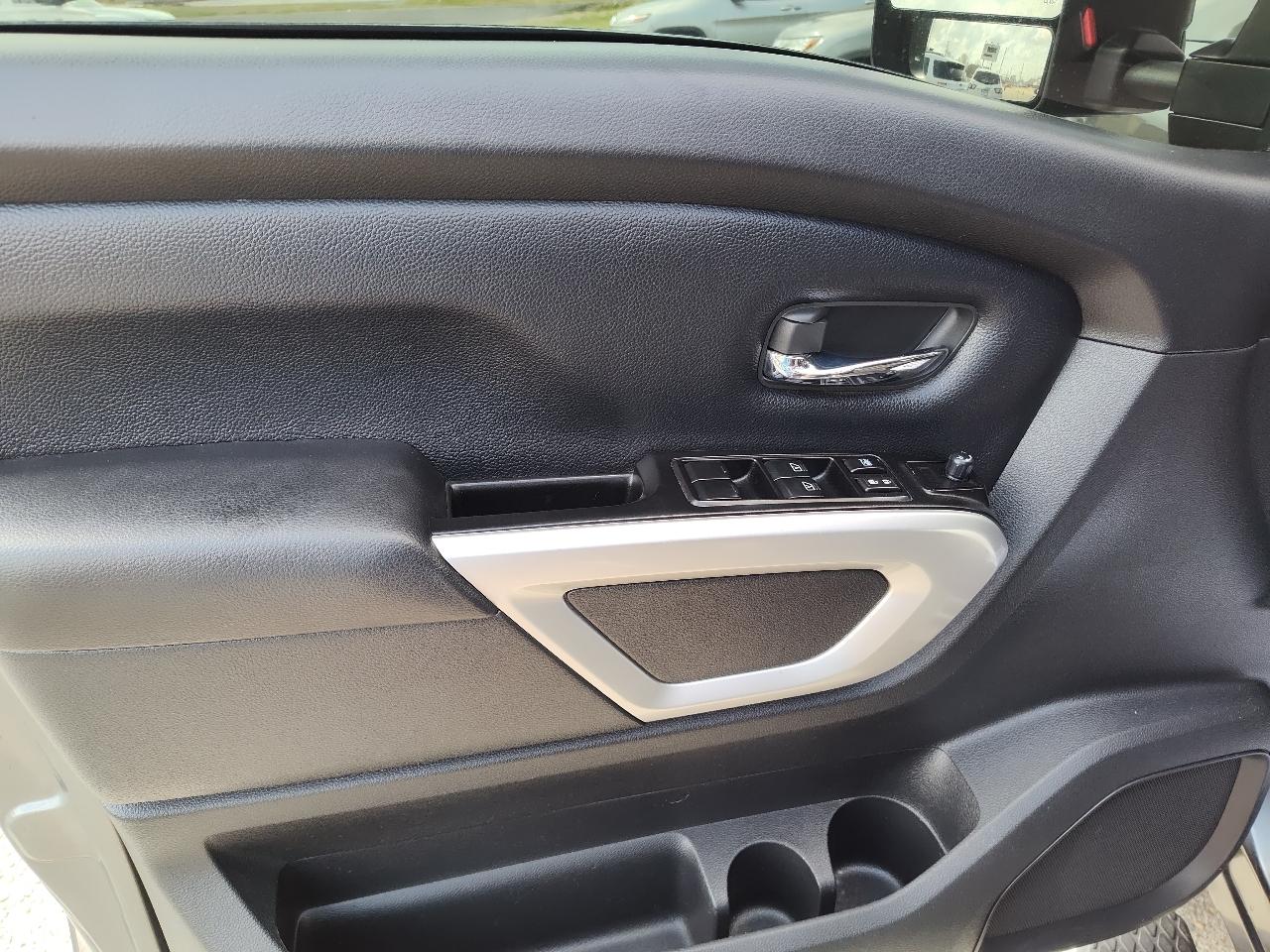 Nissan Titan XD 4x4 Diesel Crew Cab SV 2018