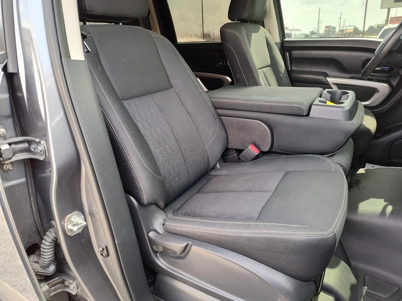 Nissan Titan XD 4x4 Diesel Crew Cab SV 2018