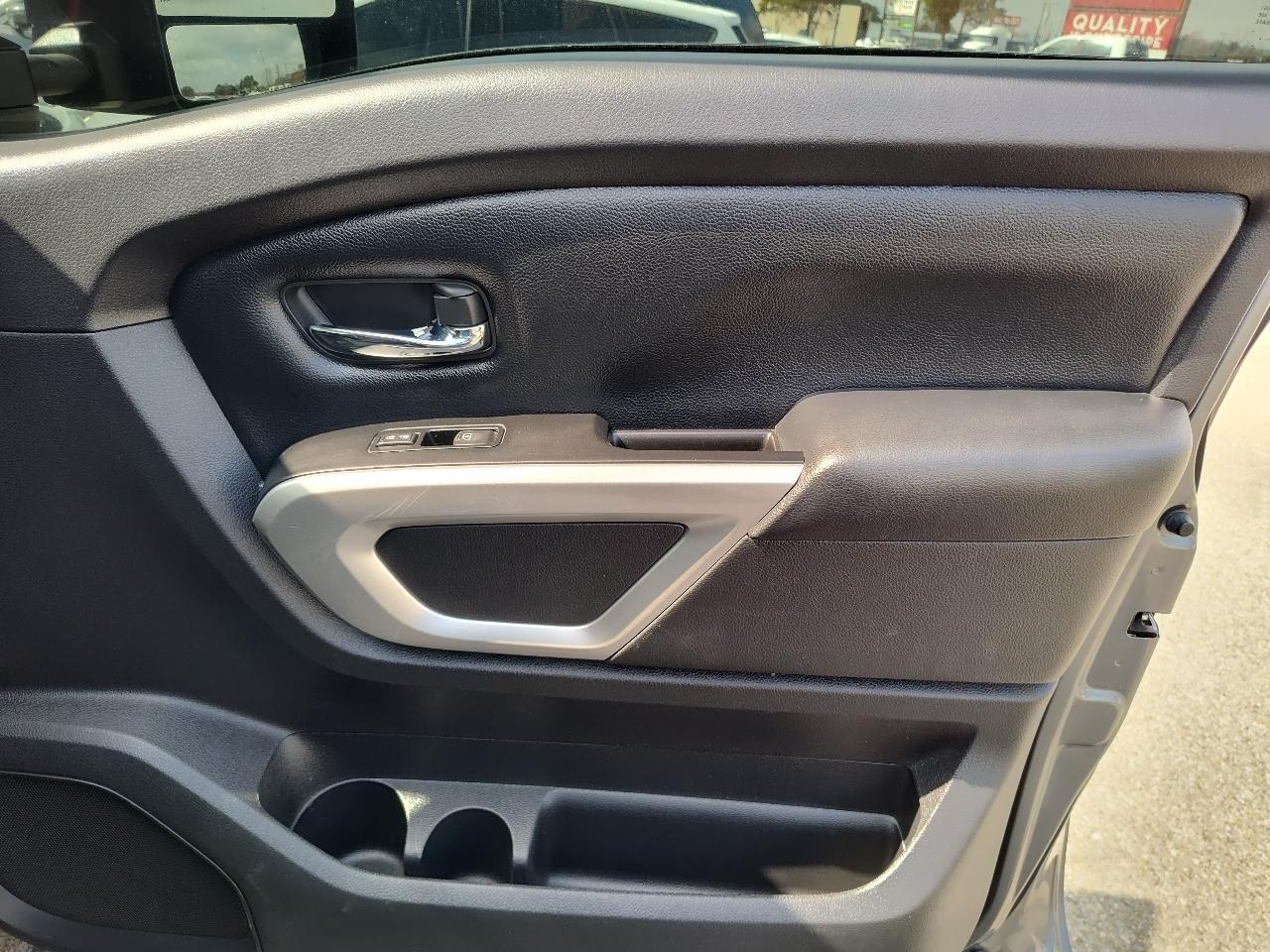 Nissan Titan XD 4x4 Diesel Crew Cab SV 2018