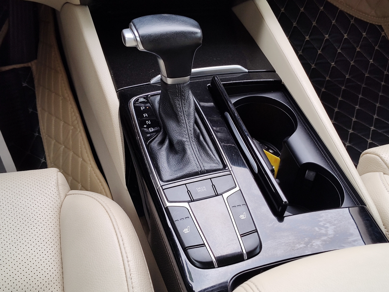 Kia Cadenza Premium Sedan 2017