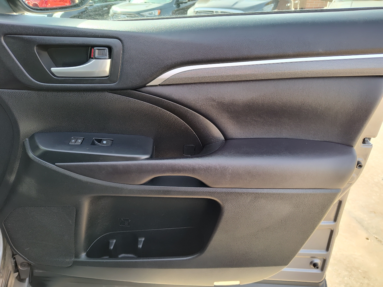 Toyota Highlander SE FWD V6 2017