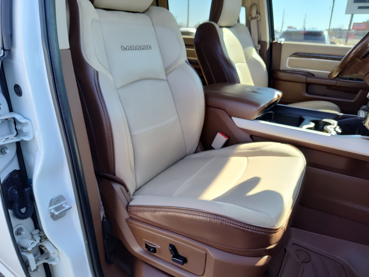 RAM 2500 Laramie 4x4 Crew Cab 6'4" Box 2019