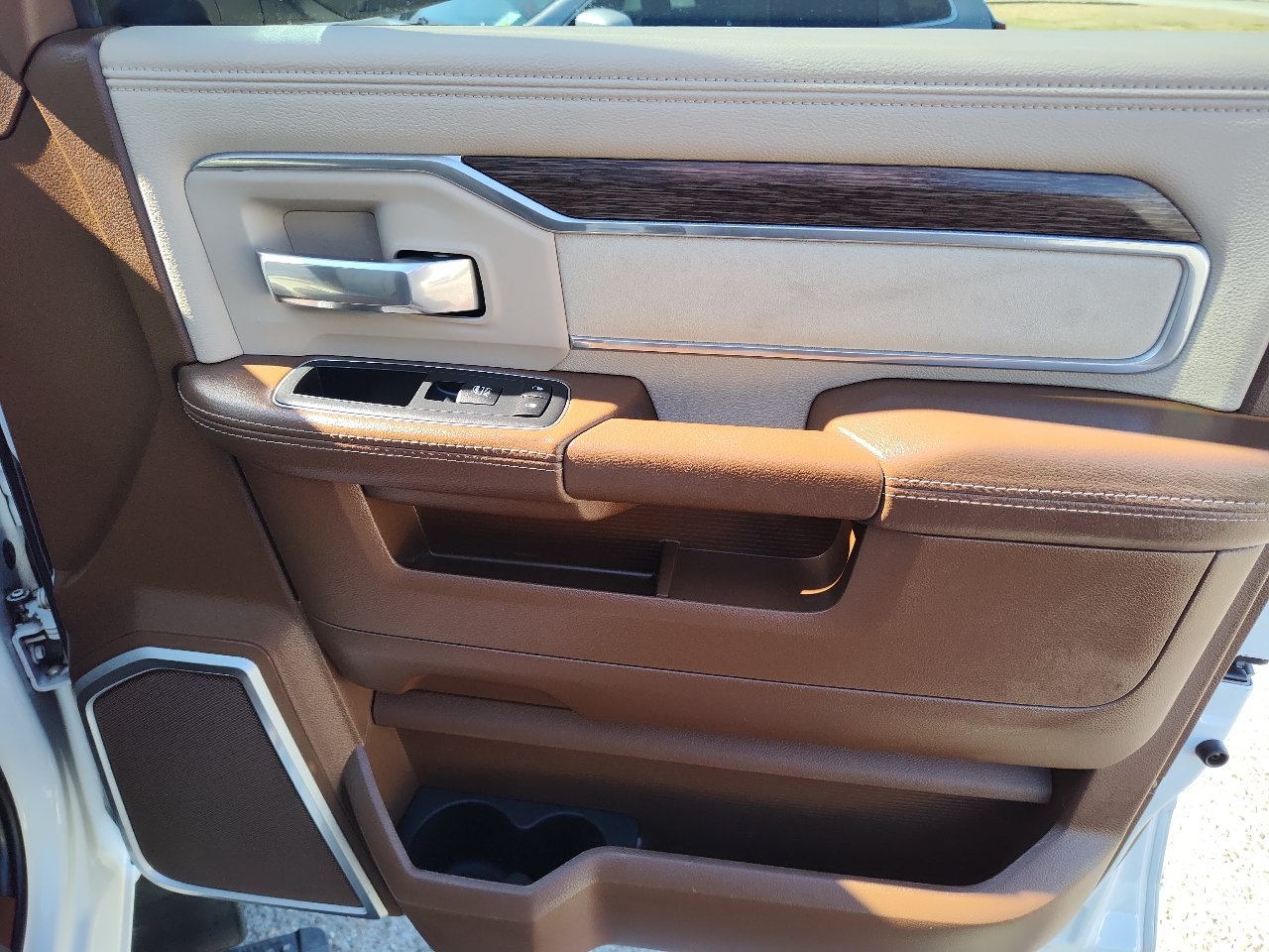 RAM 2500 Laramie 4x4 Crew Cab 6'4" Box 2019