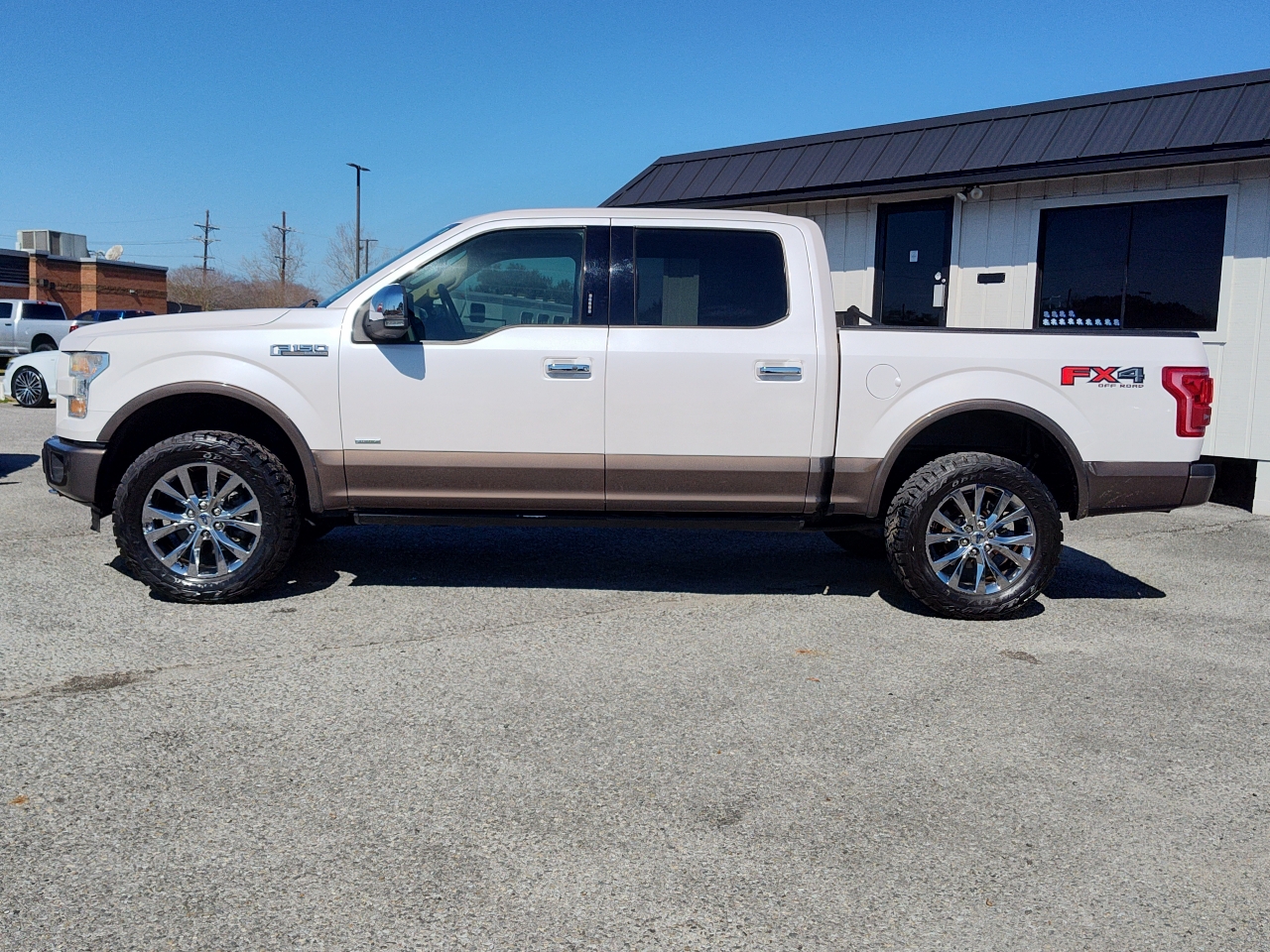 Ford F-150 Lariat SuperCrew Short Bed 4WD 2016