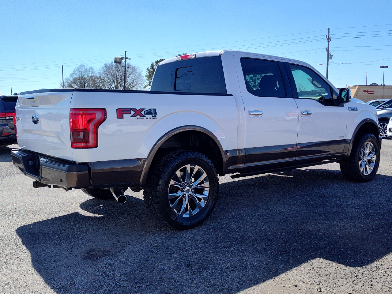 Ford F-150 Lariat SuperCrew Short Bed 4WD 2016