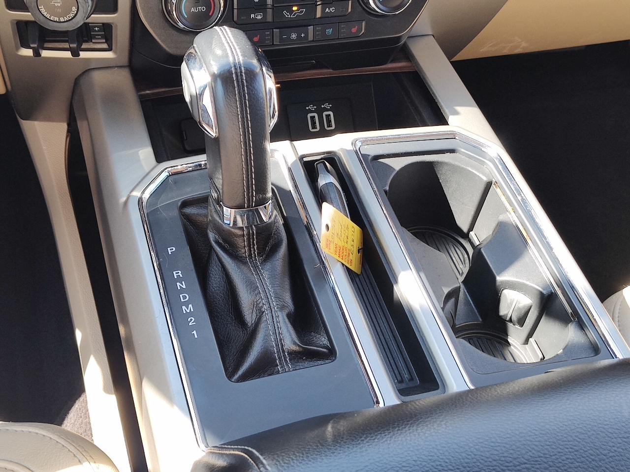 Ford F-150 Lariat SuperCrew Short Bed 4WD 2016