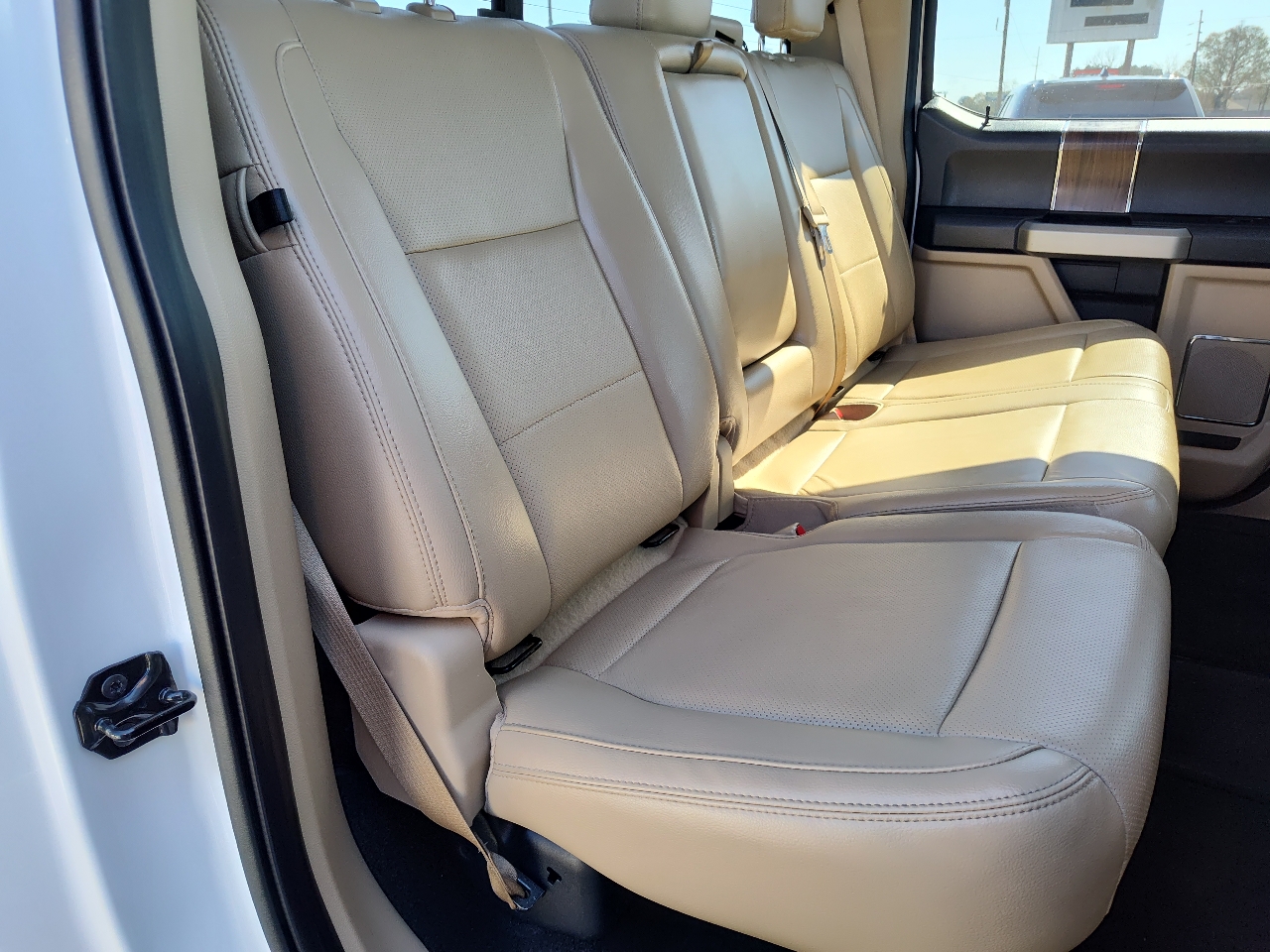 Ford F-150 Lariat SuperCrew Short Bed 4WD 2016