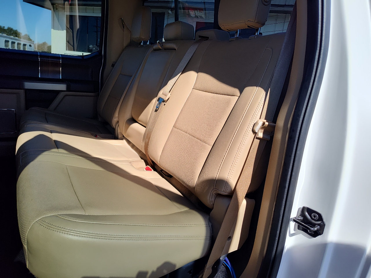 Ford F-150 Lariat SuperCrew Short Bed 4WD 2016