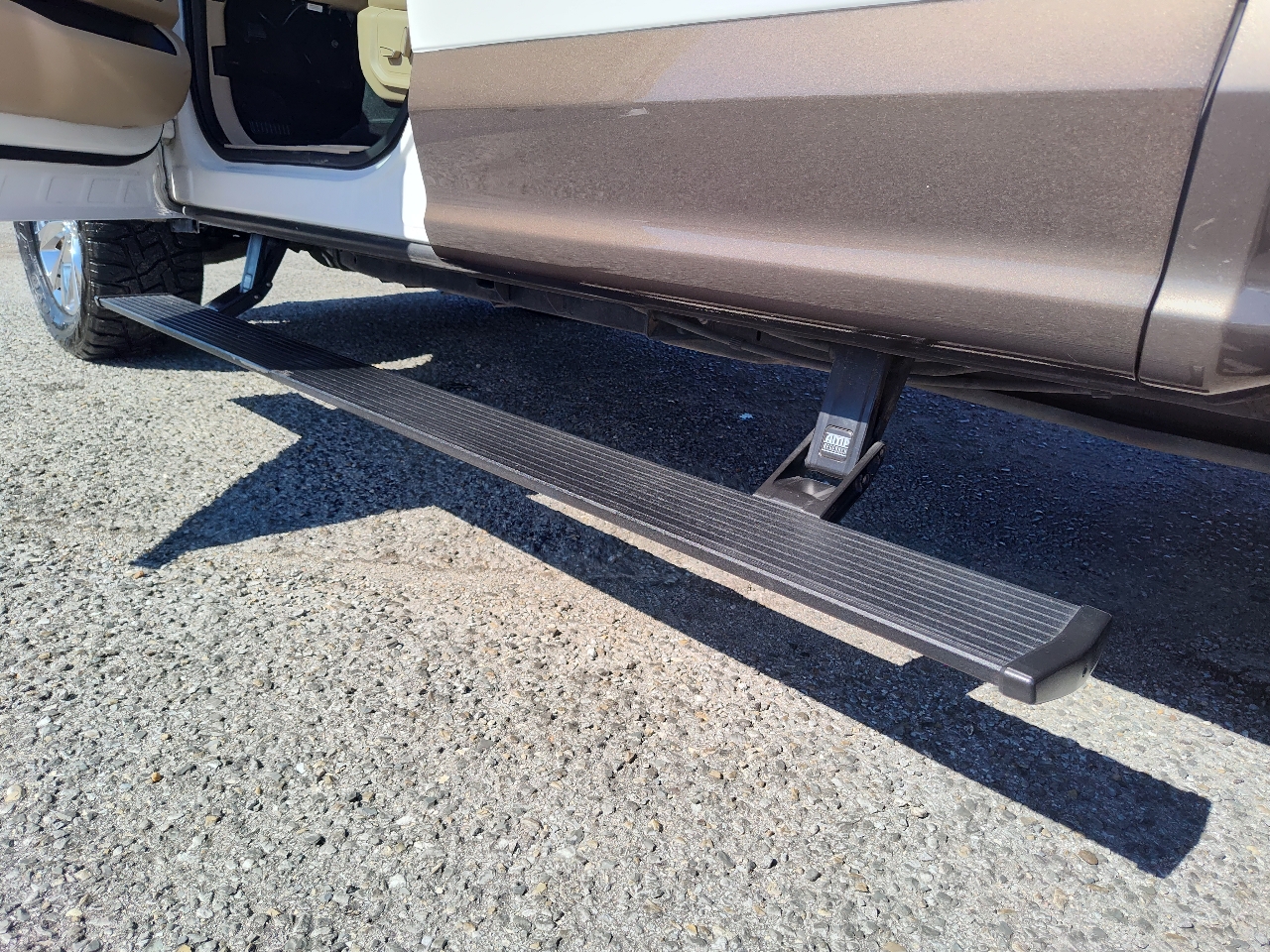 Ford F-150 Lariat SuperCrew Short Bed 4WD 2016