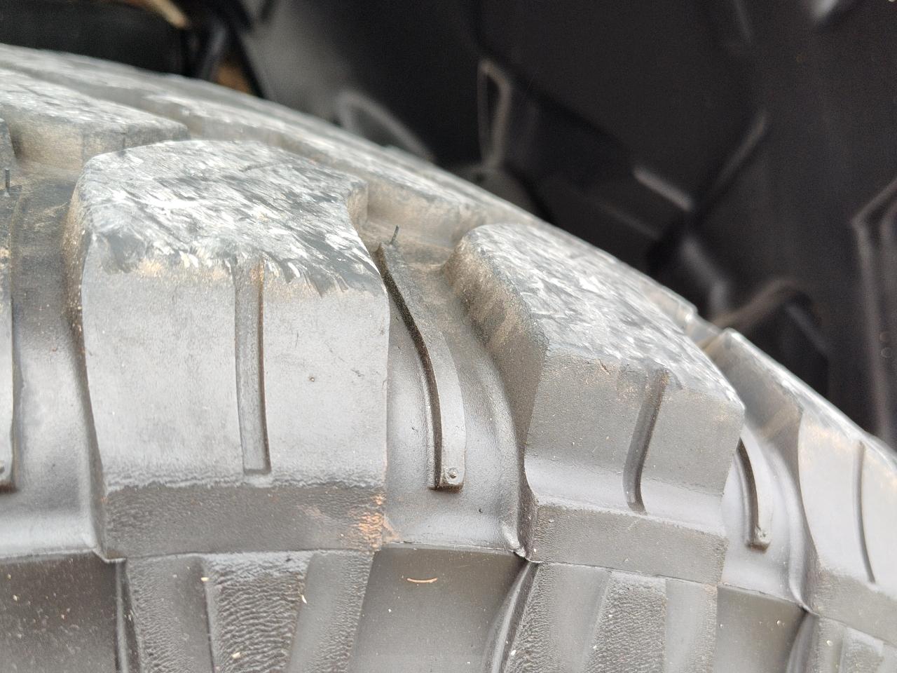 RAM 1500 4WD Crew Cab 140.5" Laramie 2015