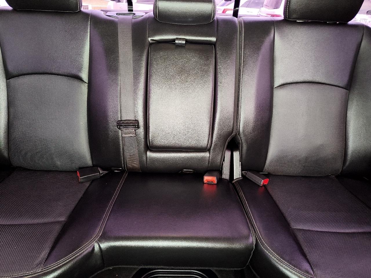 RAM 1500 4WD Crew Cab 140.5" Laramie 2015