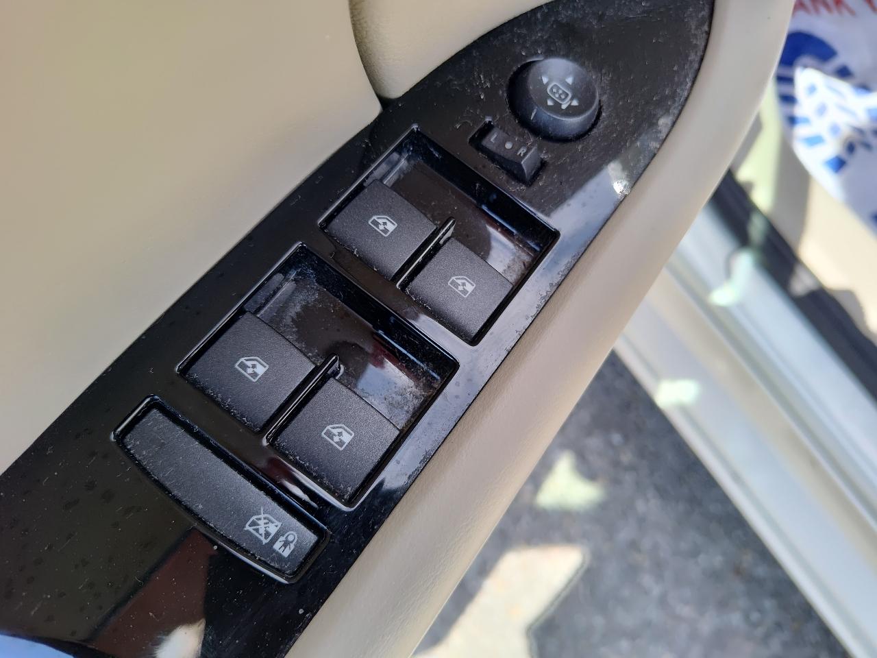 Cadillac XTS 4dr Sdn Luxury FWD 2013