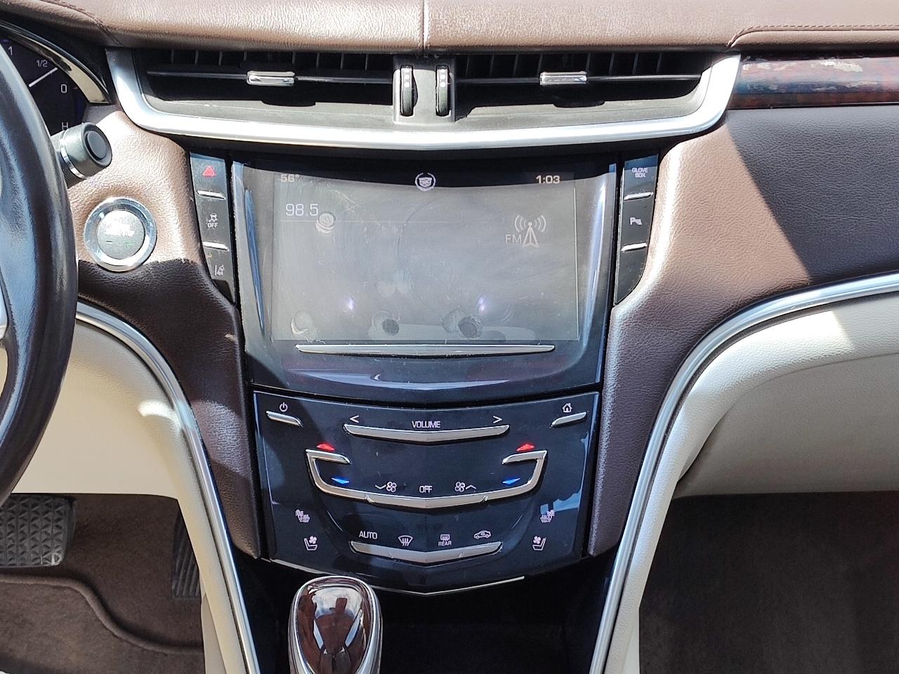 Cadillac XTS 4dr Sdn Luxury FWD 2013