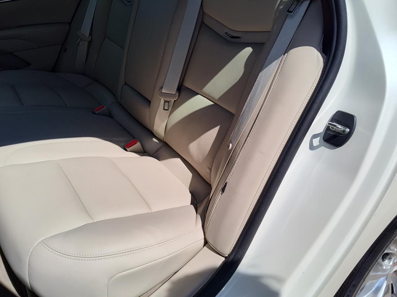 Cadillac XTS 4dr Sdn Luxury FWD 2013