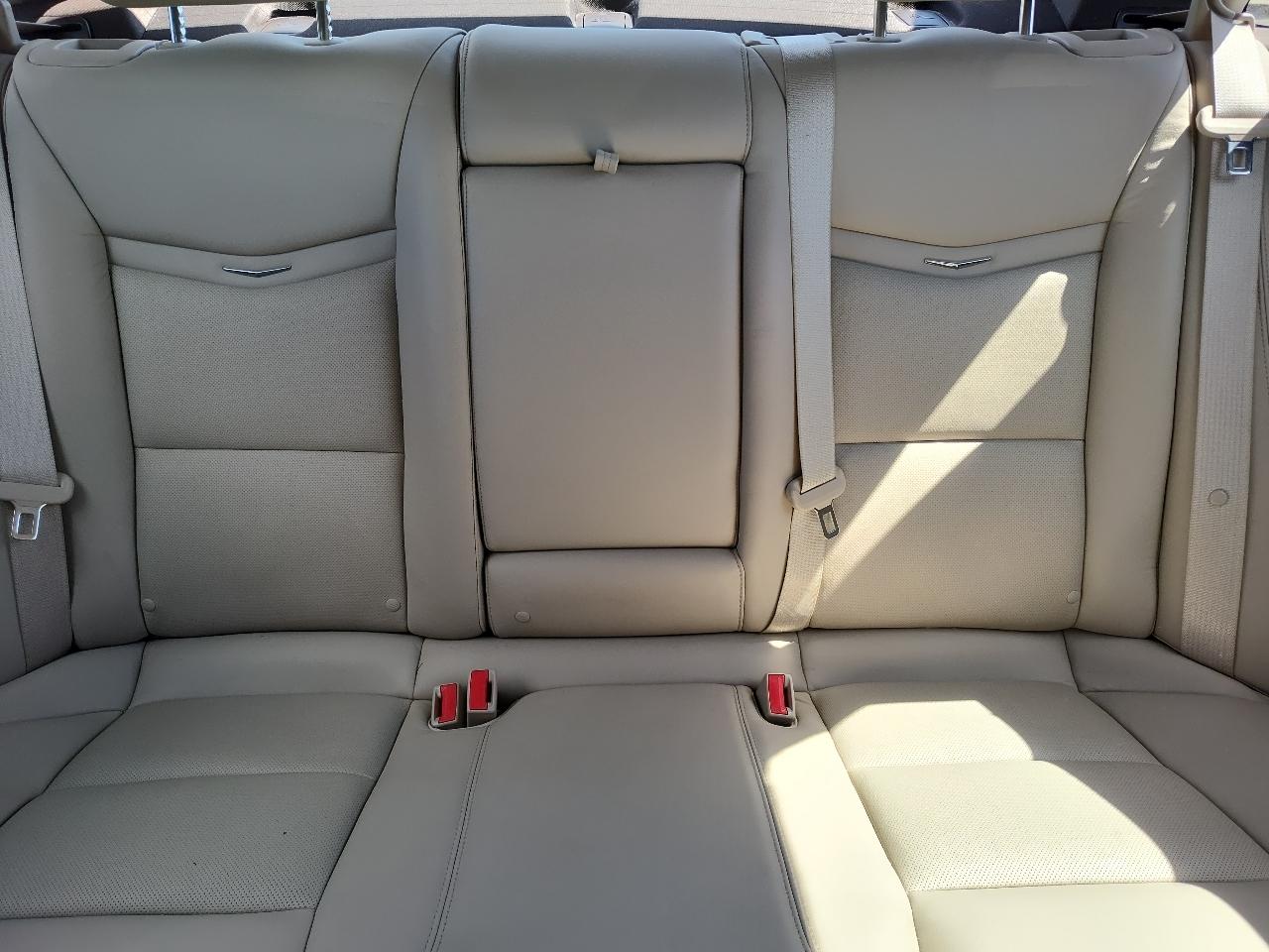 Cadillac XTS 4dr Sdn Luxury FWD 2013