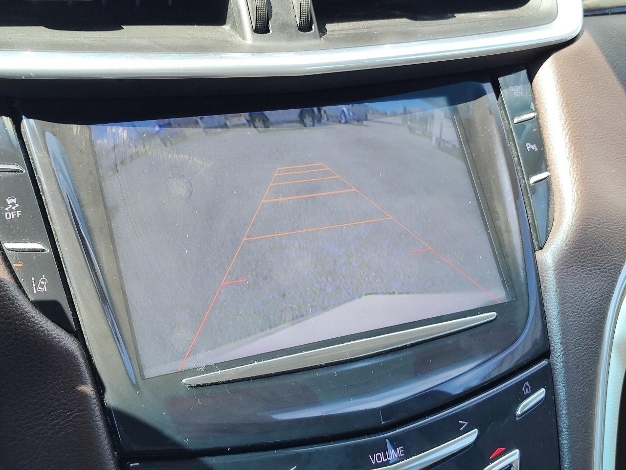 Cadillac XTS 4dr Sdn Luxury FWD 2013