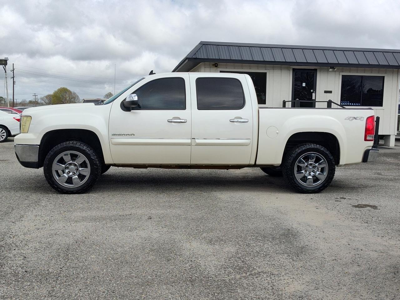 GMC Sierra 1500 4WD Crew Cab 143.5" SLE 2011