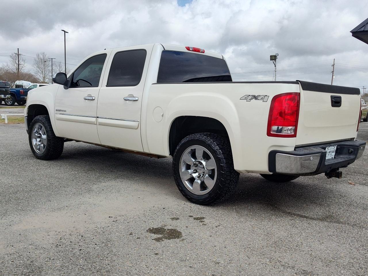 GMC Sierra 1500 4WD Crew Cab 143.5" SLE 2011
