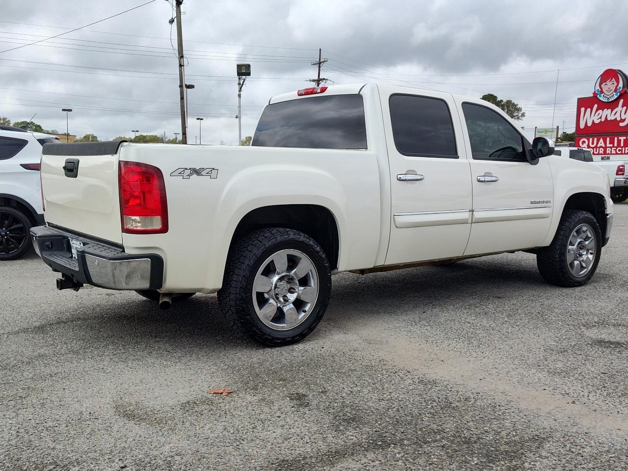 GMC Sierra 1500 4WD Crew Cab 143.5" SLE 2011