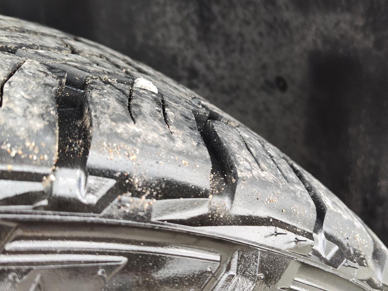 GMC Sierra 1500 4WD Crew Cab 143.5" SLE 2011