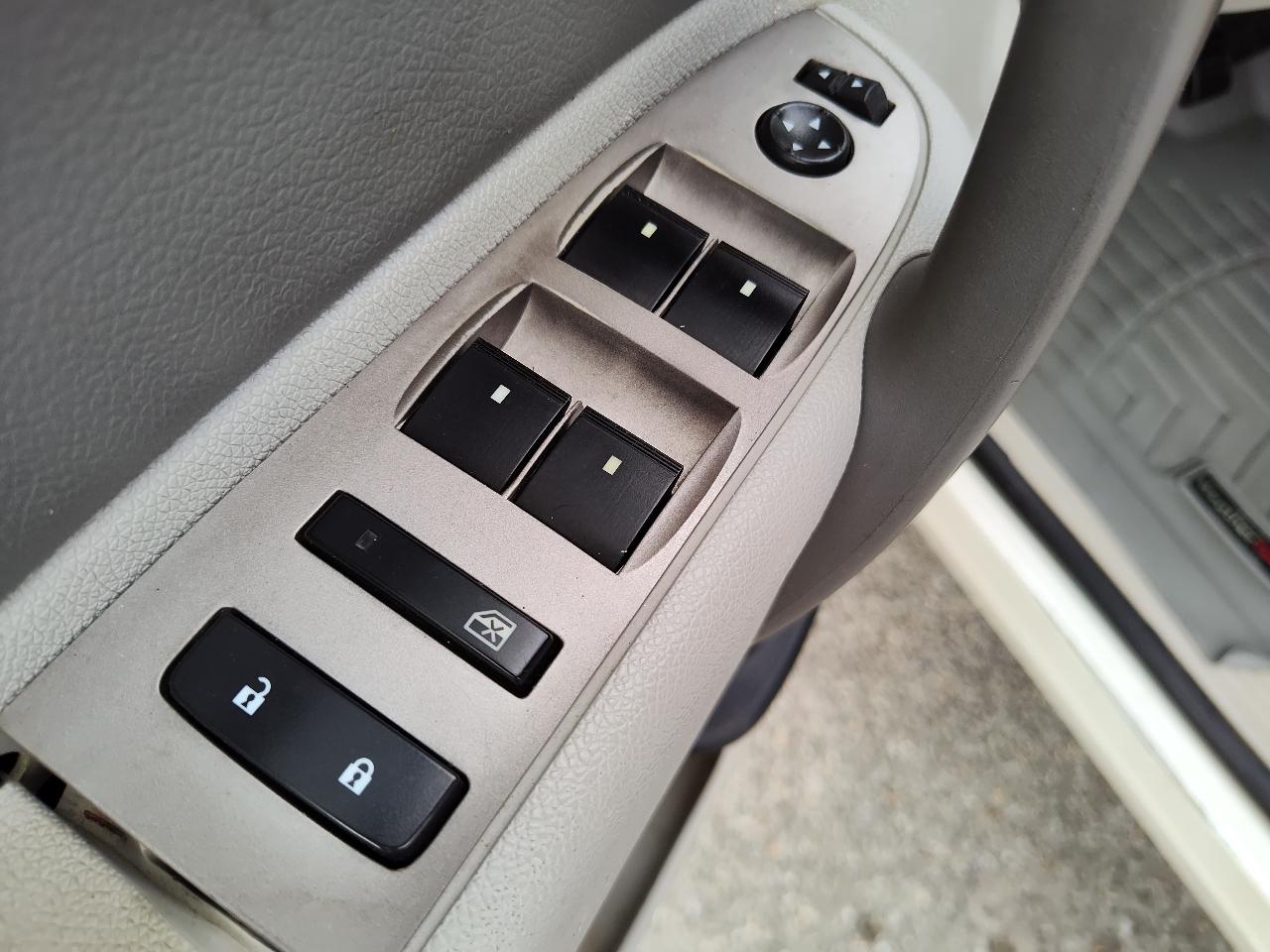 GMC Sierra 1500 4WD Crew Cab 143.5" SLE 2011