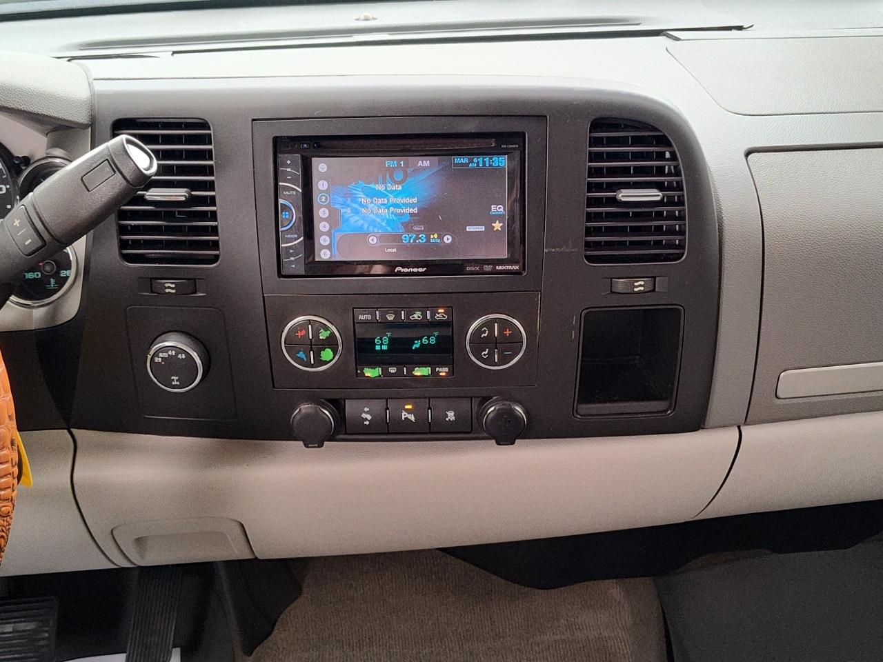 GMC Sierra 1500 4WD Crew Cab 143.5" SLE 2011