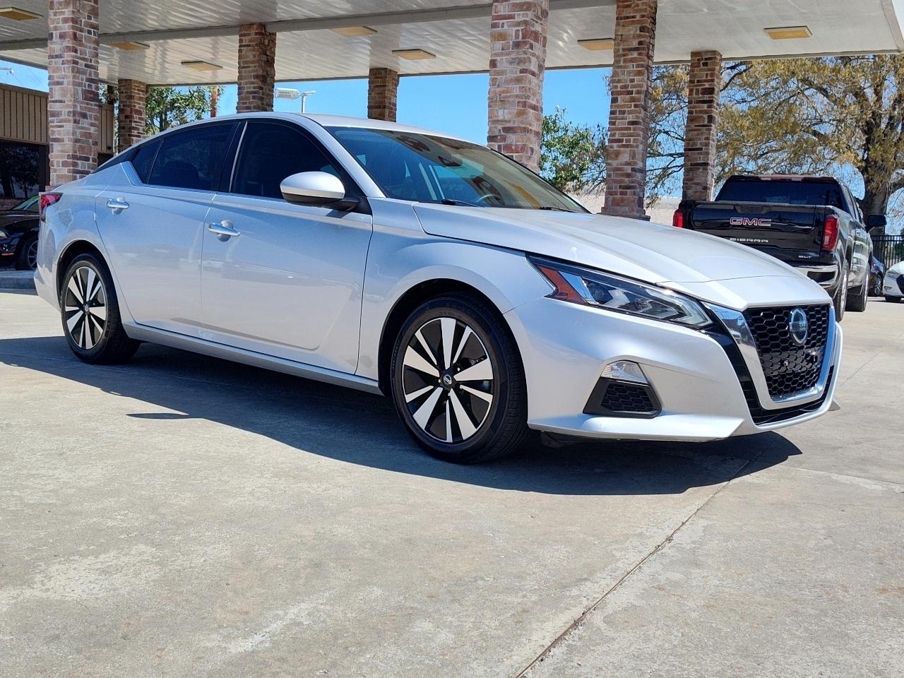 Nissan Altima 2.5 SV Sedan 2021