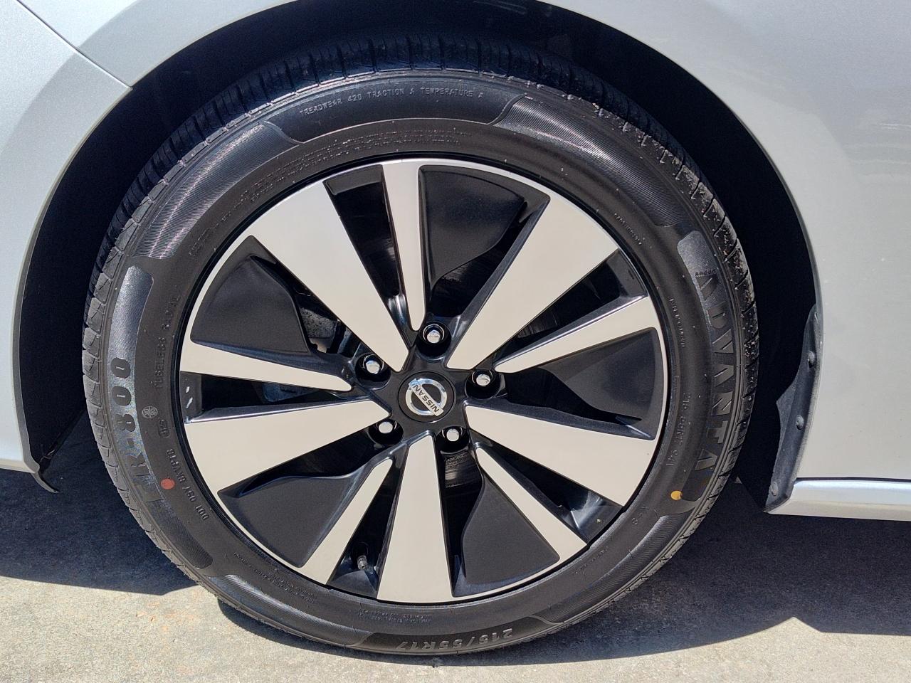 Nissan Altima 2.5 SV Sedan 2021