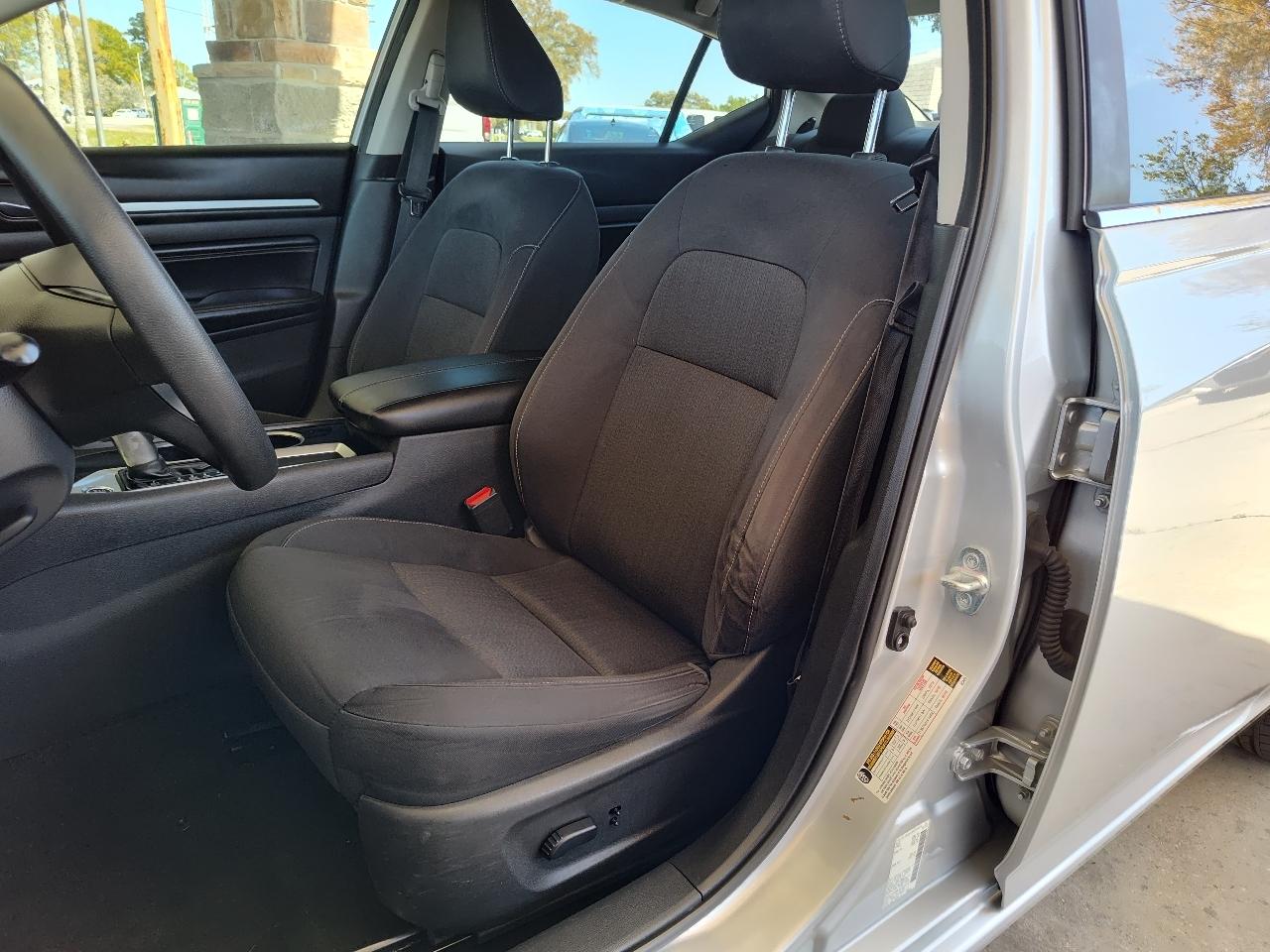 Nissan Altima 2.5 SV Sedan 2021