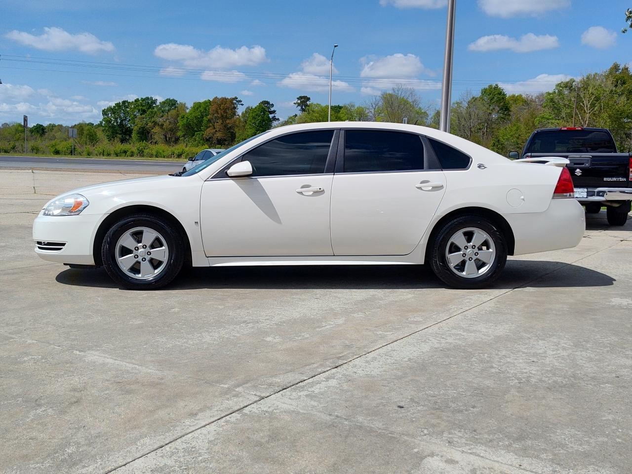 Chevrolet Impala 4dr Sdn 3.5L LT 2009
