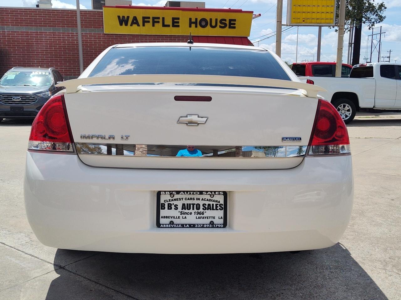 Chevrolet Impala 4dr Sdn 3.5L LT 2009