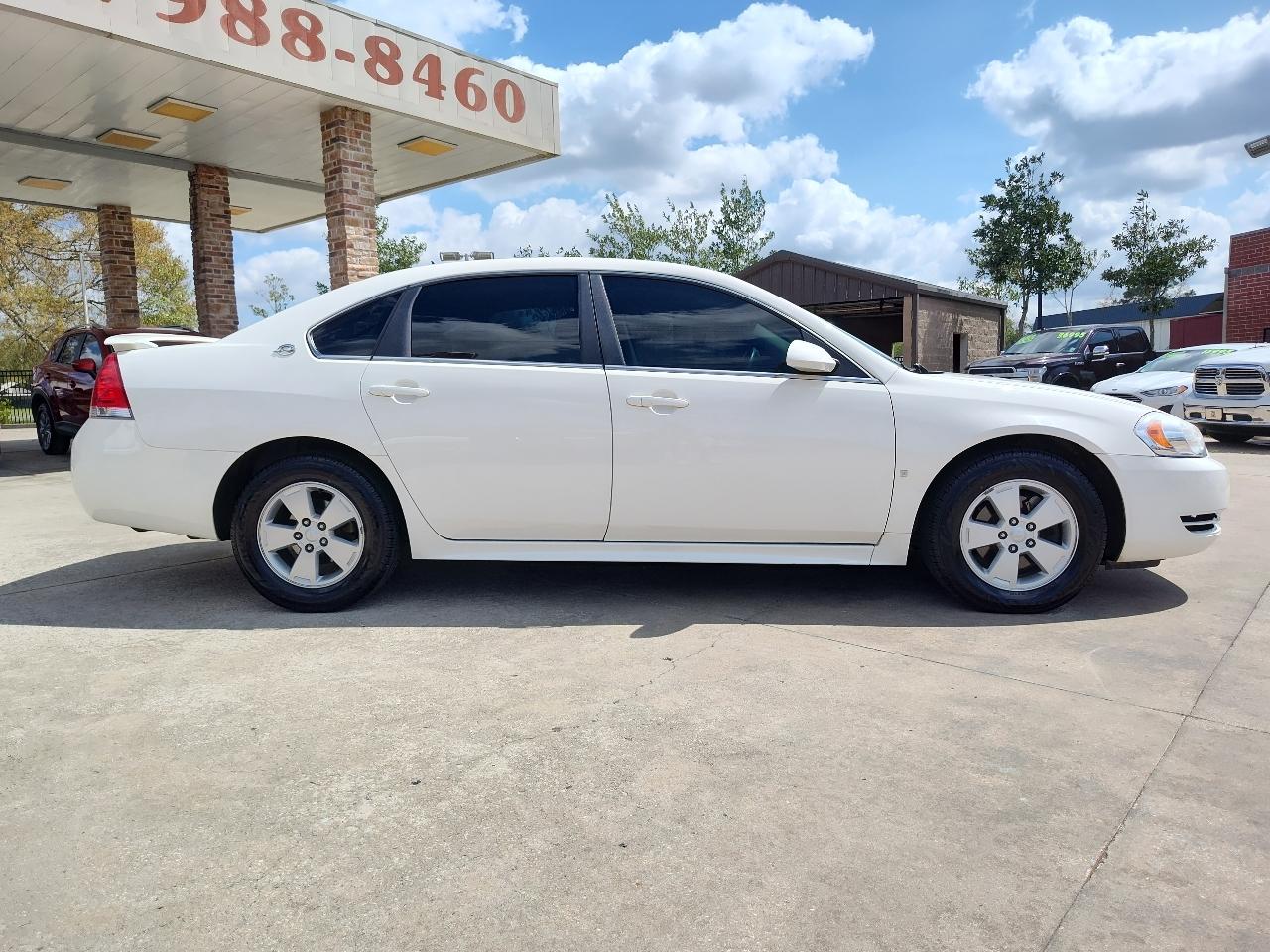 Chevrolet Impala 4dr Sdn 3.5L LT 2009