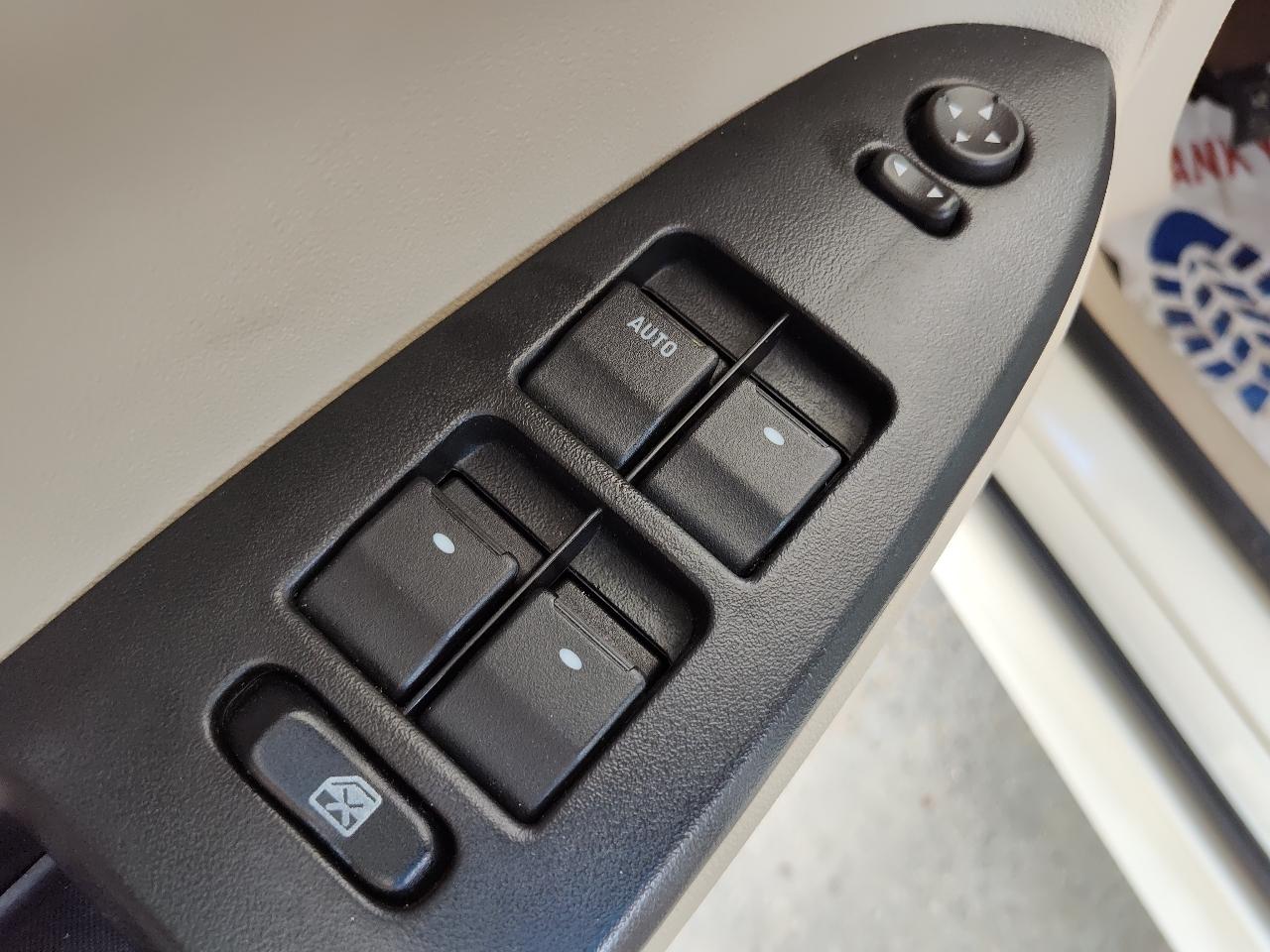 Chevrolet Impala 4dr Sdn 3.5L LT 2009