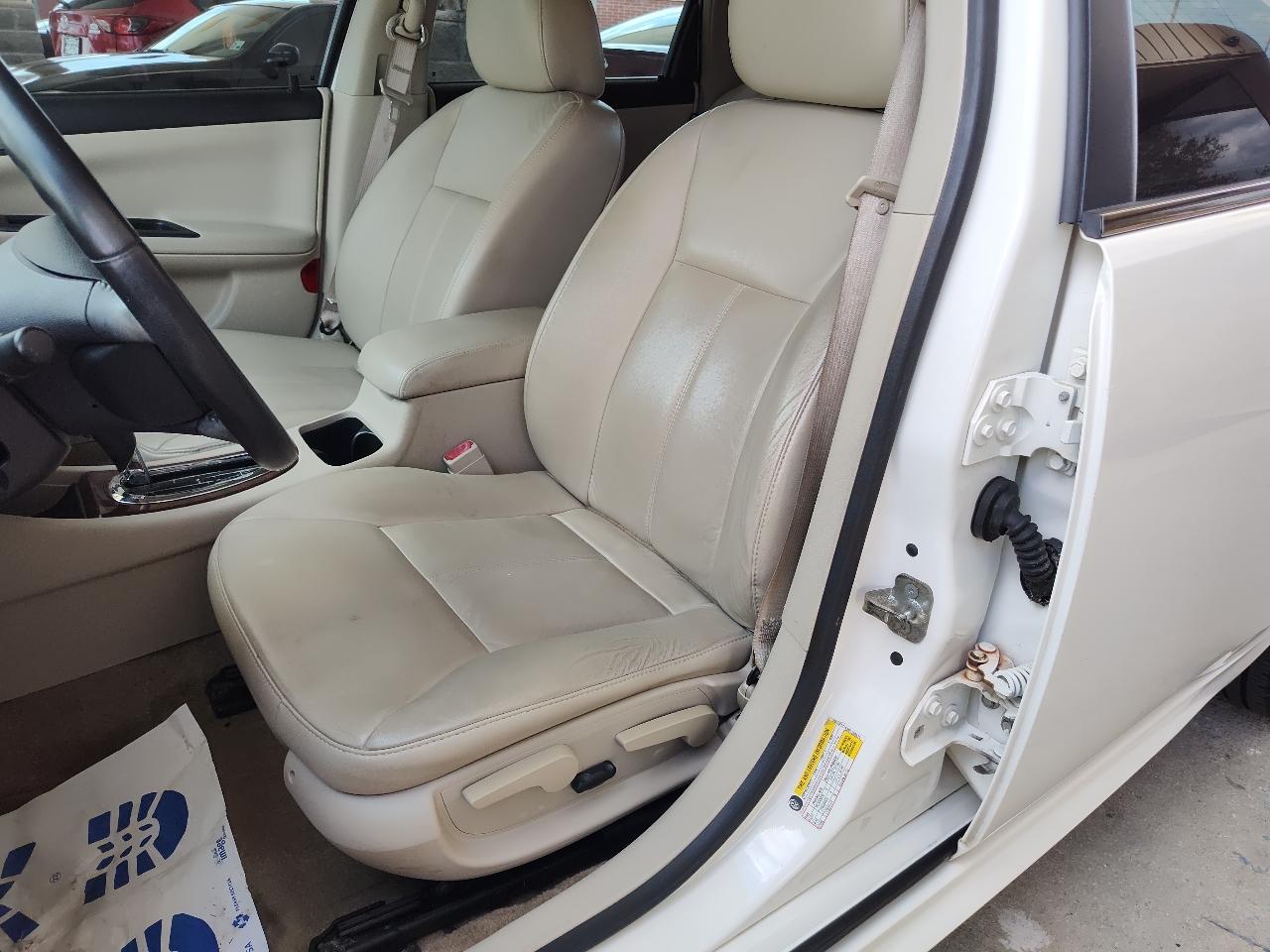 Chevrolet Impala 4dr Sdn 3.5L LT 2009