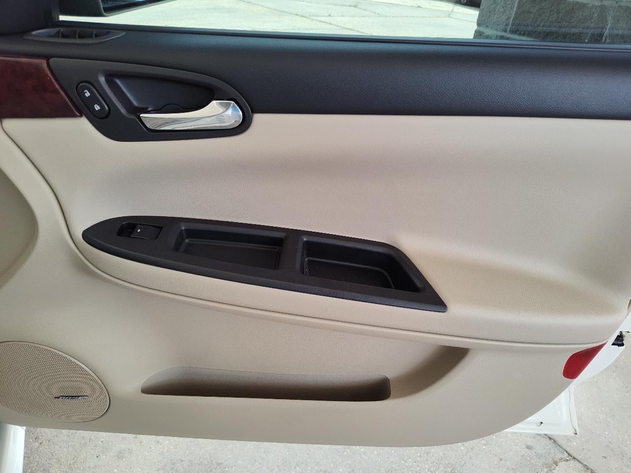 Chevrolet Impala 4dr Sdn 3.5L LT 2009