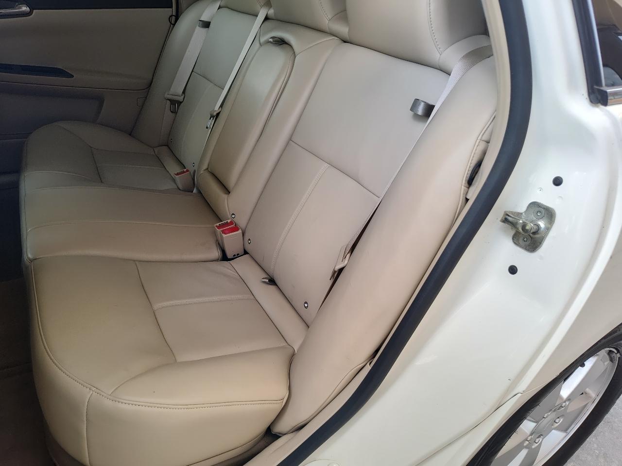 Chevrolet Impala 4dr Sdn 3.5L LT 2009