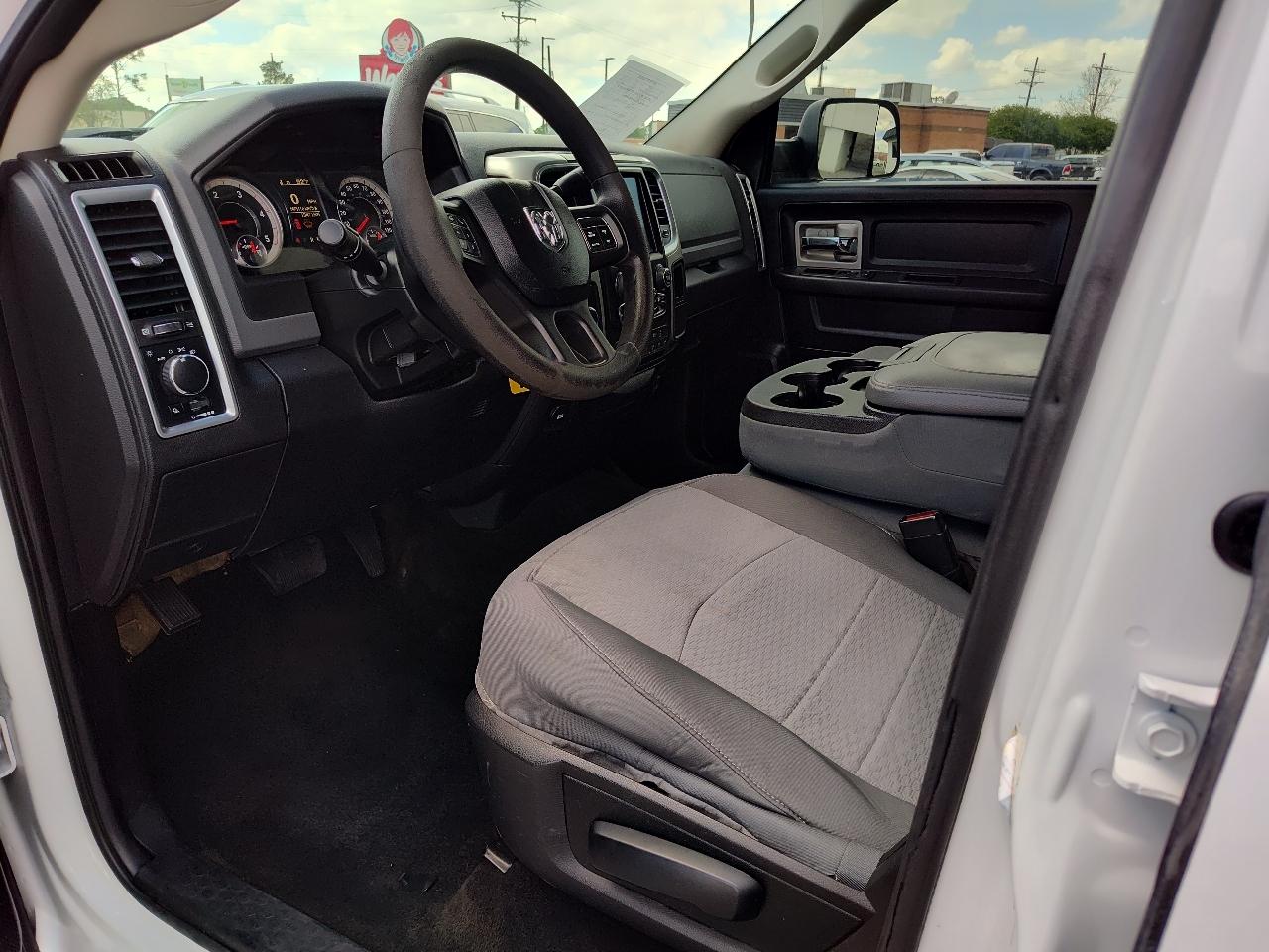 RAM 2500 SLT 4x4 Crew Cab 6'4" Box 2017