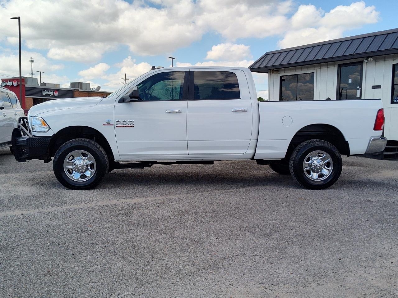 RAM 2500 SLT 4x4 Crew Cab 6'4" Box 2017