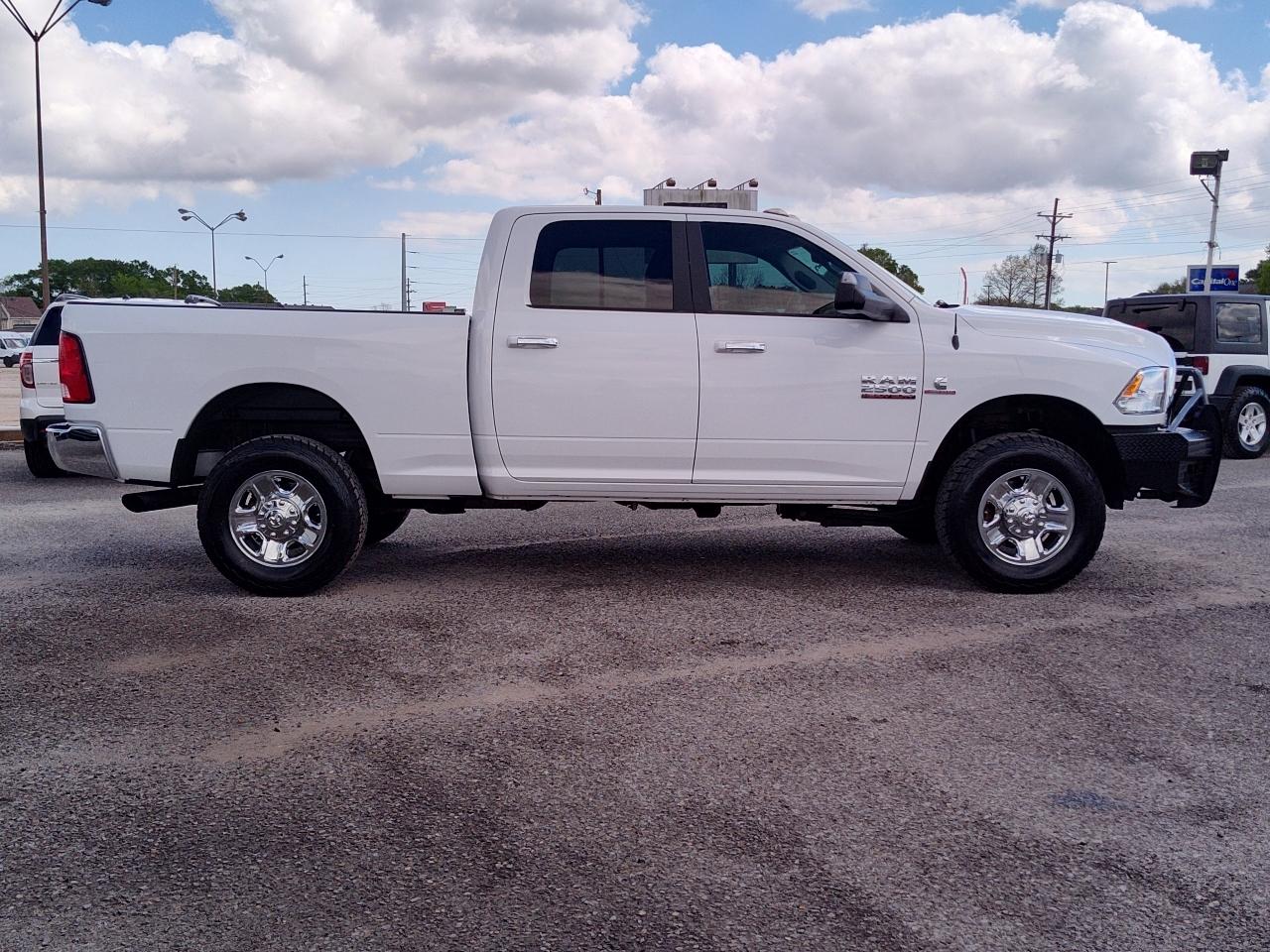 RAM 2500 SLT 4x4 Crew Cab 6'4" Box 2017