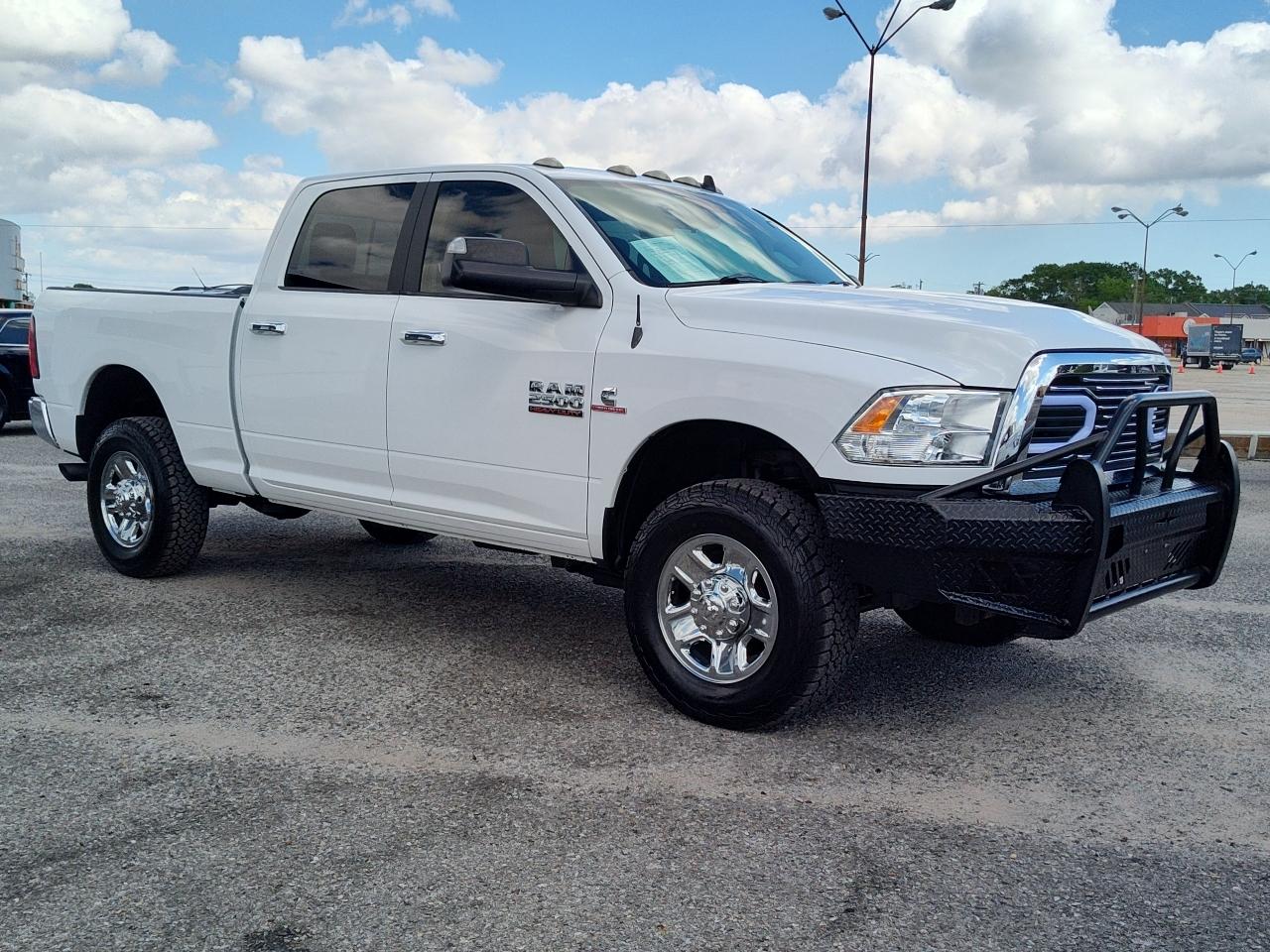 RAM 2500 SLT 4x4 Crew Cab 6'4" Box 2017